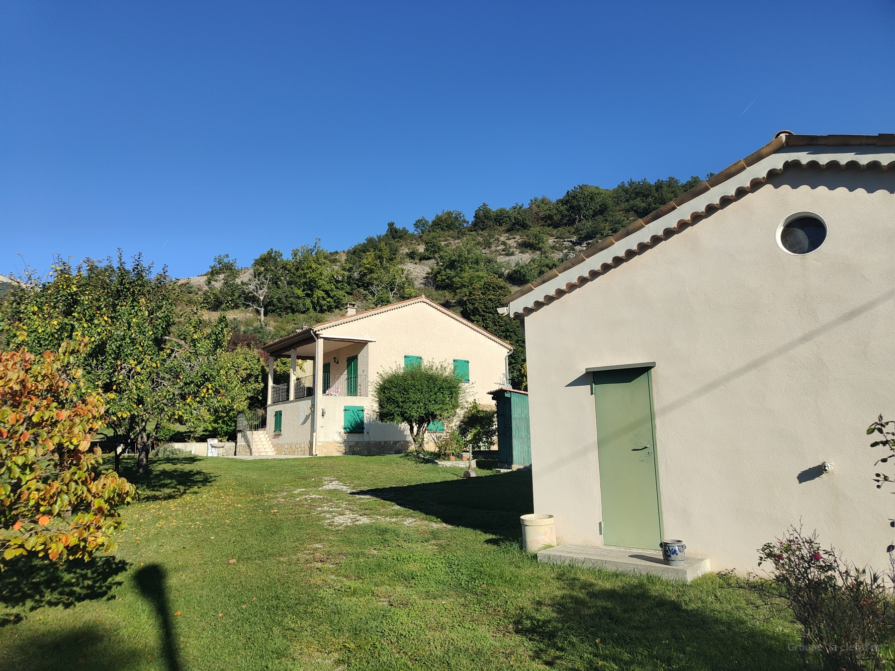 Propriété de 140m2 individuelle + garage de 40m2...