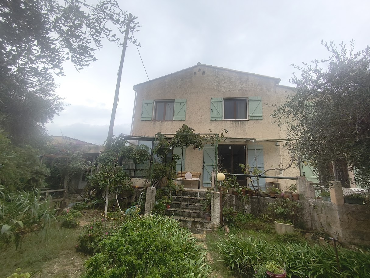 Villas sur tanneron divisé en 4 appartements